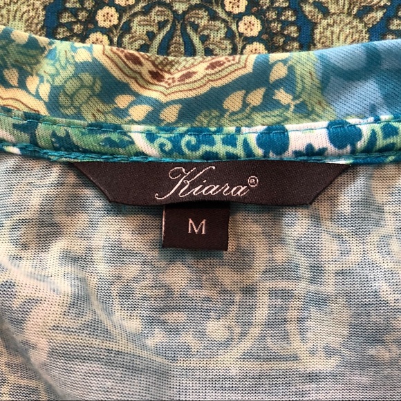 Kiara 3/4 Sleeve Scoop Neck Medallion Top NEW - Picture 6 of 7